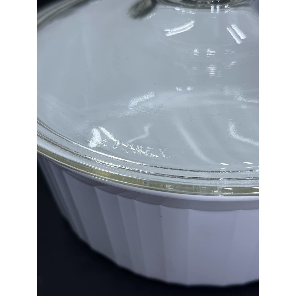 Corning Ware "French White" (F-5-B) Round Casserole Dish with Lid (1.6 quarts)